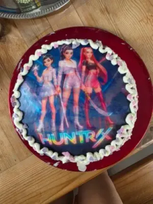 Fotka od zákaznice Karolína – Jedlý papír K POP - LOVKYNĚ DÉMONŮ - HUNTERX ★ oblíbený tisk na jedlý papír