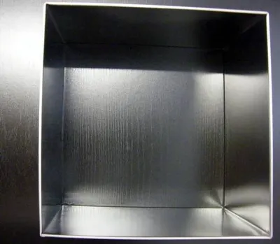 Čtvercový kovový ráfek 10 x 10 cm na pečení menších dortových korpusů bez dna