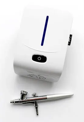 Airbrush sada Cake Star pro zdobení dortů potravinářskými barvami s tryskou 0,3 mm a bílým tělem