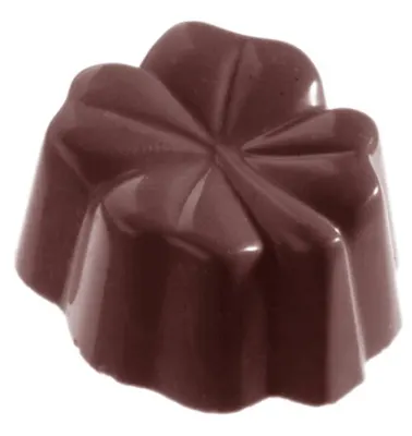 Polykarbonátová forma na pralinky ve tvaru čtyřlístku značky Chocolate World pro výrobu plných i plněných čokoládových bonbonů