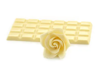 Modelovací čokoláda Pati Versand bílá v balení 600 g od značky Cake Masters pro modelování a zdobení dortů