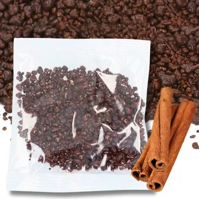 Křupavé zdobicí kousky se skořicovou příchutí od značky Cake Masters v balení 100 g, určené k dekoraci dortů a cukrářských výrobků