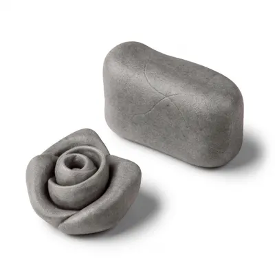Šedý barvený mandlový marcipán SweetArt s 30 % mandlí na modelování a potahování dortů o hmotnosti 150 g