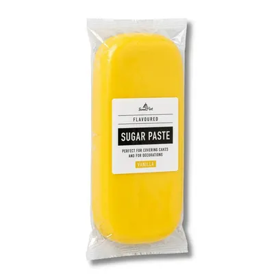 Potahovací fondán SweetArt v žluté barvě s vanilkovou příchutí, určený k potahování dortů