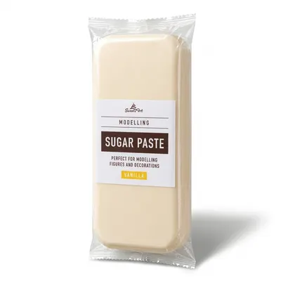 Bílý vanilkový modelovací fondán SweetArt na dort v balení 1 kg