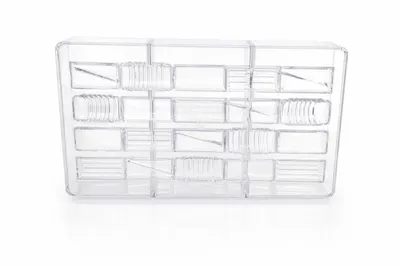 Plastová forma na čokoládové pralinky s přesnými tvary o rozměru 3 x 1,5 cm pro plněné i plné bonbony