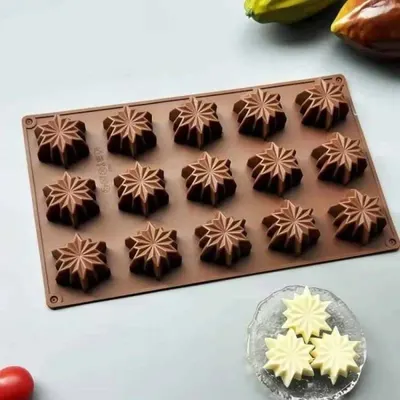Silikonová forma na pečení ve tvaru hvězd na 15 porcí, vhodná na semifreddo, bavarois a zmrzlinové dezerty