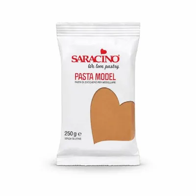 Modelovací fondán Saracino v světle hnědém odstínu o hmotnosti 250 g na tvarování figurek a dekorací na dort