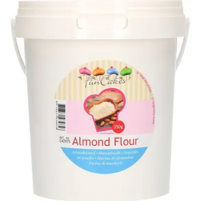 Jemná mandlová mouka 100% z mandlí FunCakes v balení 350 g vhodná na makronky a mandlové pečivo