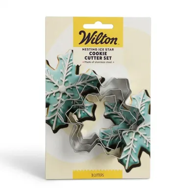 Sada tří nerezových vykrajovátek ve tvaru sněhových vloček značky Wilton pro vánoční cukroví a dorty