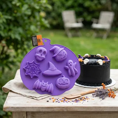 Silikonová forma na čokoládu a želé ve tvaru halloweenských motivů značky Decora, s duchem, netopýrem a dýní