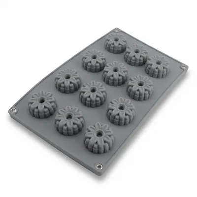 Silikonová forma se čtyřmi pohárky 4x2 cm na muffiny, pudinky a mini dortíky od značky Brunbeste