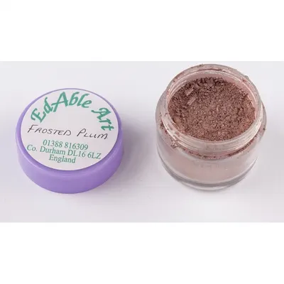 Prachová jedlá barva Frosted Plum, švestkově fialový odstín