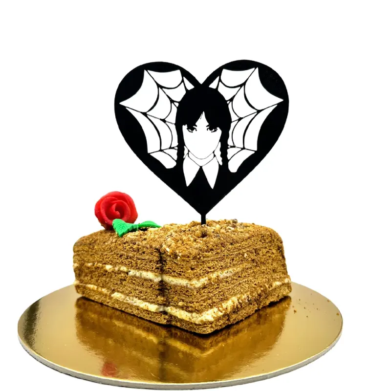 Dortový zápich WEDNESDAY SRDCE – 3D zápich z vlastní výroby