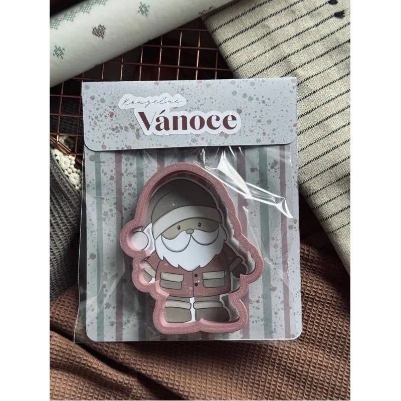 Vykrajovátko ve tvaru Santy od značky Sugar Cookie Girl pro tvarování vánočních perníčků a sušenek