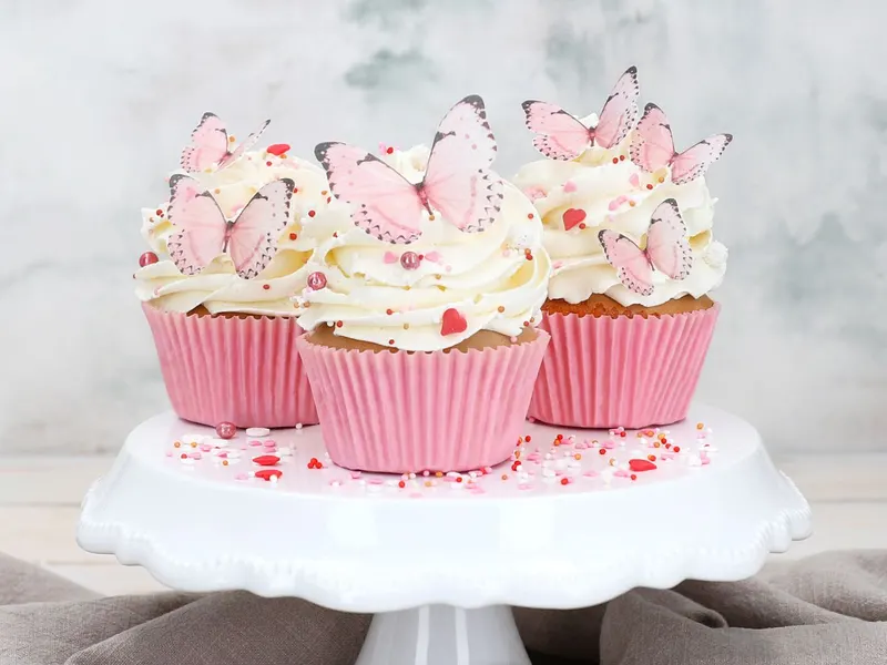 Sada 29 ks růžových motýlků z jedlého papíru od značky Cake Masters k zdobení dortů a dezertů