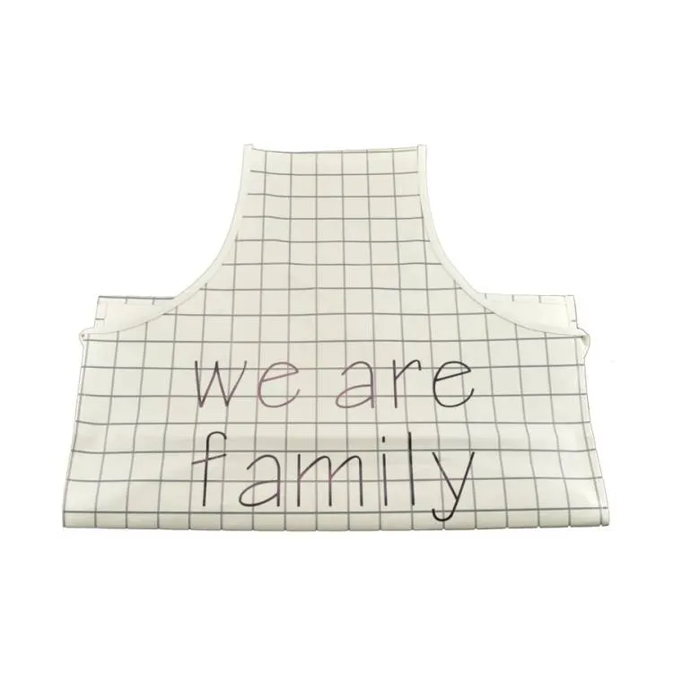 Kuchyňská zástěra Perfect Home s nápisem We are family pro ochranu oblečení při vaření a pečení