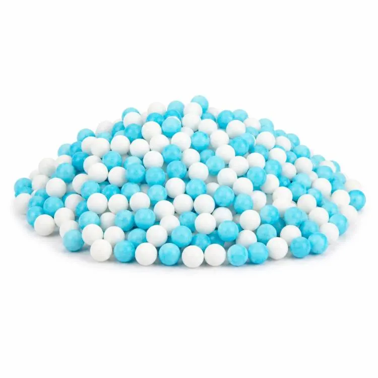 Cukrové perly SweetArt v modré a bílé barvě o průměru 5 mm, balení 50 g, slouží k zdobení dortů a cukrovinek