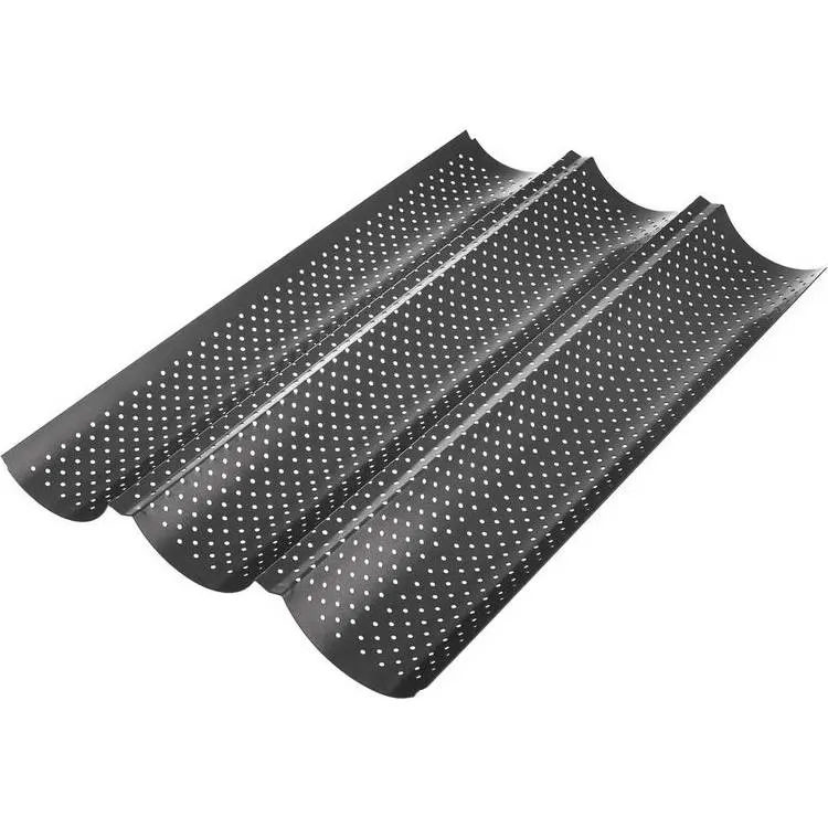 Kovová forma na pečení bagety od značky Orion s rozměry 38 x 24,5 cm pro doma upečené křupavé bagety