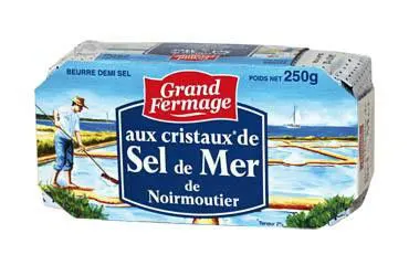 Francouzské solené máslo Grand Fermage s krystalky mořské soli, balení 250 g, vhodné k pečivu i pečení