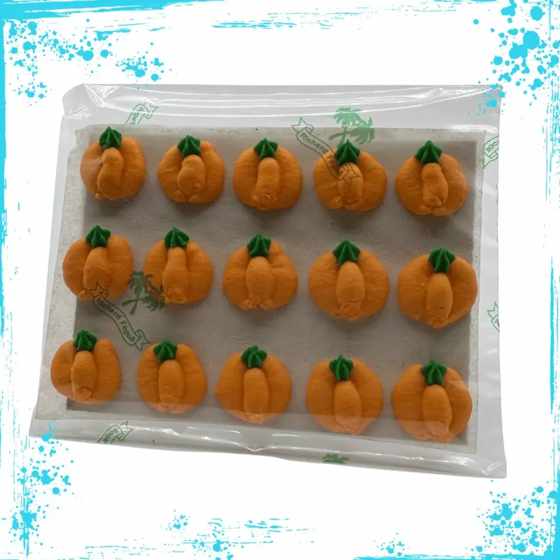 Cukrové dekorace ve tvaru dýní pro zdobení dortů a cupcakes na Halloween, balení 15 kusů