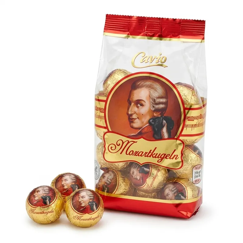 Mozartovy koule Mozartkugeln, rakouské pralinky z marcipánu a lískooříškového krému v čokoládě, 297 g