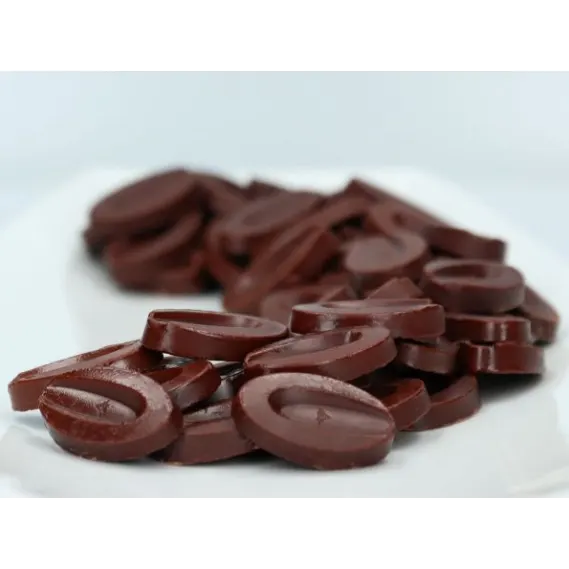 Hořká čokoládová kuvertura Valrhona Satilia Noire 70% v balení 200 g určená na pralinky, ganache a polevy