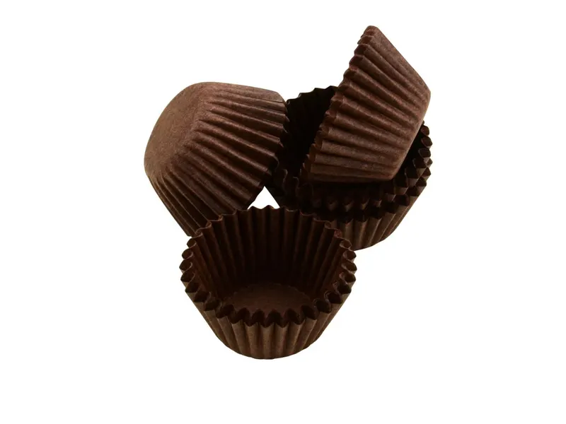 Hnědé mini cukrářské košíčky na pralinky značky Cake Masters