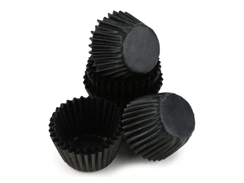 Černé mini cukrářské košíčky na pralinky od značky Cake Masters