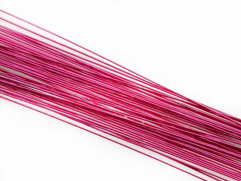 Lesklé sytě růžové floristické drátky 0,812 mm značky Cake Masters v balení 50 ks pro zdobení cukrářských výrobků