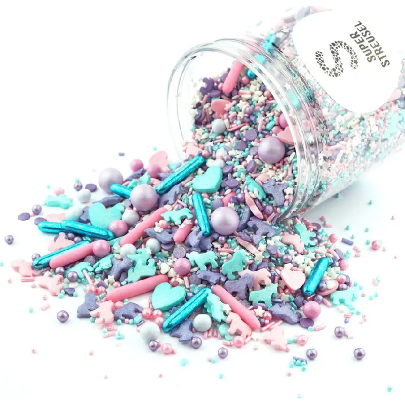 Cukrové zdobení Unicorn párty od značky Super Streusel v balení 90 g, barevný mix posypů pro zdobení dortů a cupcakes