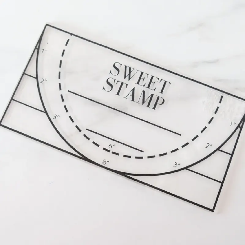 Podložka na abecedu značky Sweet Stamp pro přesné nanášení nápisů na dorty a cukrářské dekorace