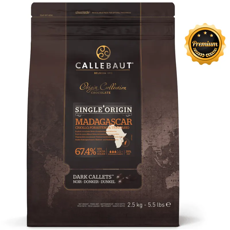 Hořká belgická čokoláda Callebaut Madagaskar 67,4% v pecičkách Callets o hmotnosti 2,5 kg pro cukrářské použití