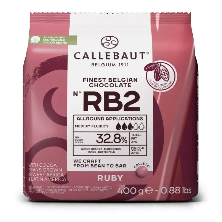 Ruby čokoláda Callebaut s rubínově růžovou barvou a ovocnou chutí, vhodná na dorty a dezerty