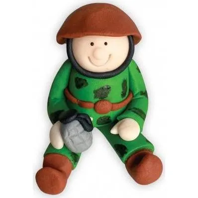 Cukrová figurka vojáka 6 cm od značky Dekor Pol na zdobení dětských dortů