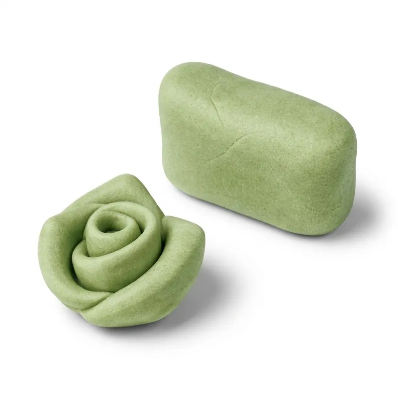 Světle zelený barvený marcipán SweetArt s 30% mandlí, 150 g, vhodný na modelování dekorací na dort