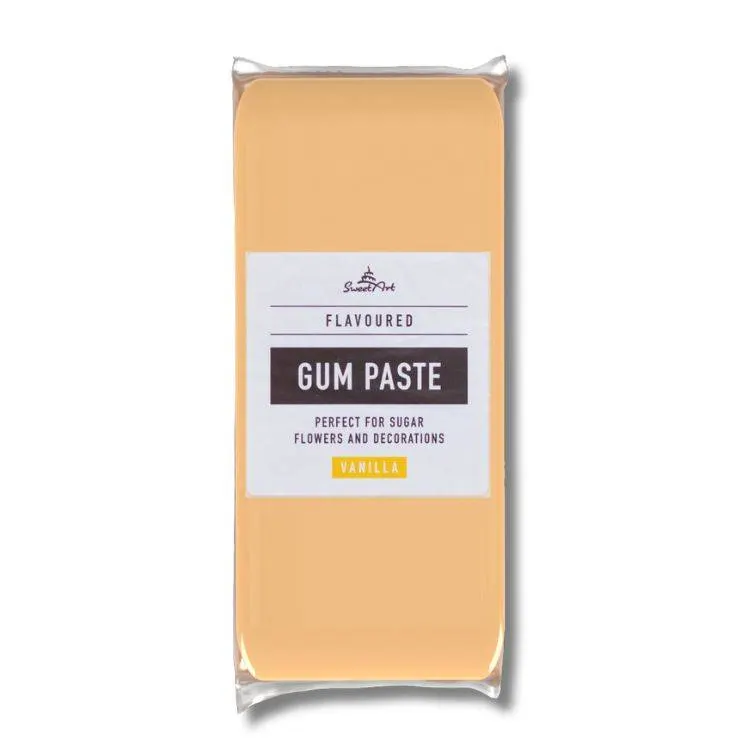 Gum pasta SweetArt vanilková v balení 1 kg určená k modelaci cukrových květin a ozdob na dorty