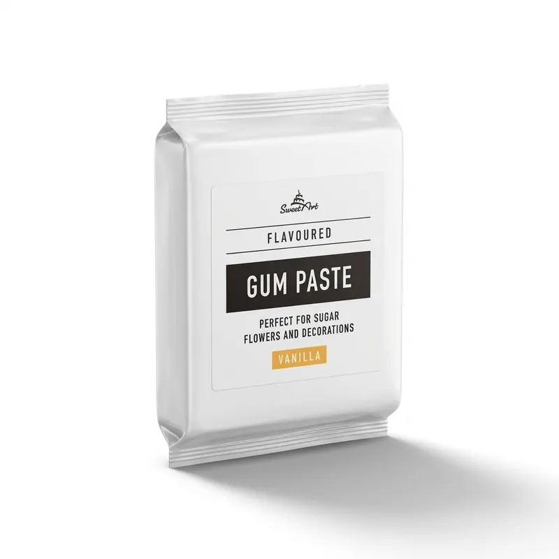Modelovací gum pasta SweetArt v bílé barvě s vanilkovou příchutí, 500 g, vhodná pro tvarování cukrových květin a dekorací na dorty