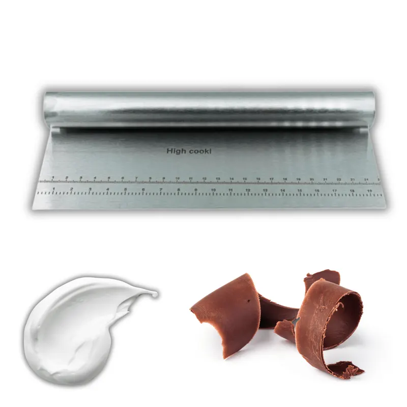 Kovová stěrka na čokoládu a krémy 25 cm s integrovaným pravítkem v centimetrech a palcích