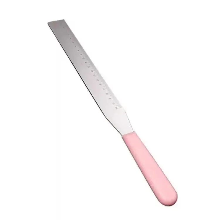 Cukářská paleta s měřítkem o délce 31,5 cm pro vyhlazování krémů a polev na dortech