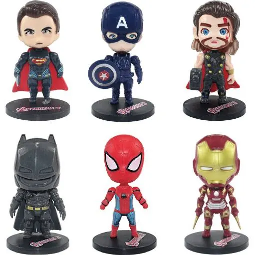 Sada šesti figurek superhrdinů Marvel a DC Comics na zdobení dortu, včetně Supermana, Batmana a Spider-Mana