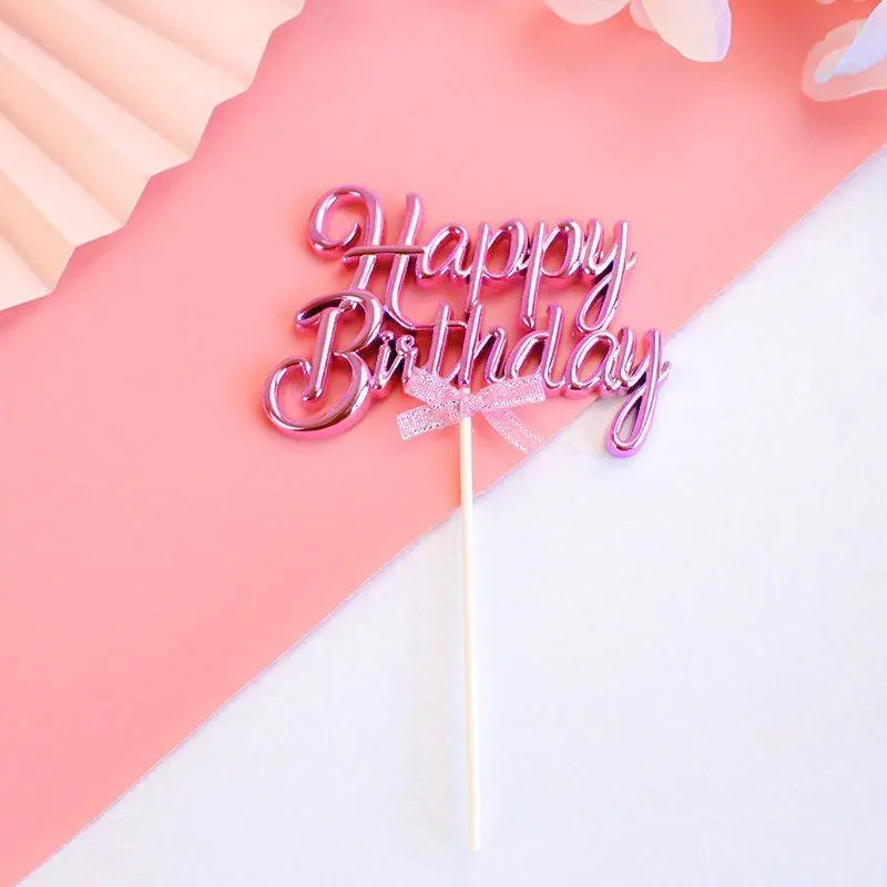 Růžový zápich do dortu s nápisem Happy Birthday z 3D dekorací, vhodný k oslavě narozenin