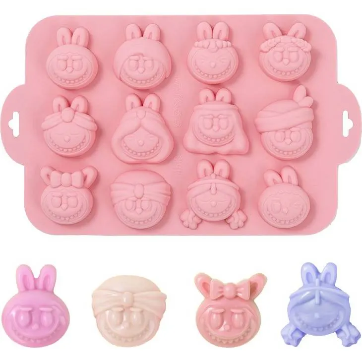 Silikonová forma na hlavy postavičky Labubu od značky Cakesicq pro výrobu cukrářských dekorací z fondantu, marcipánu a čokolády