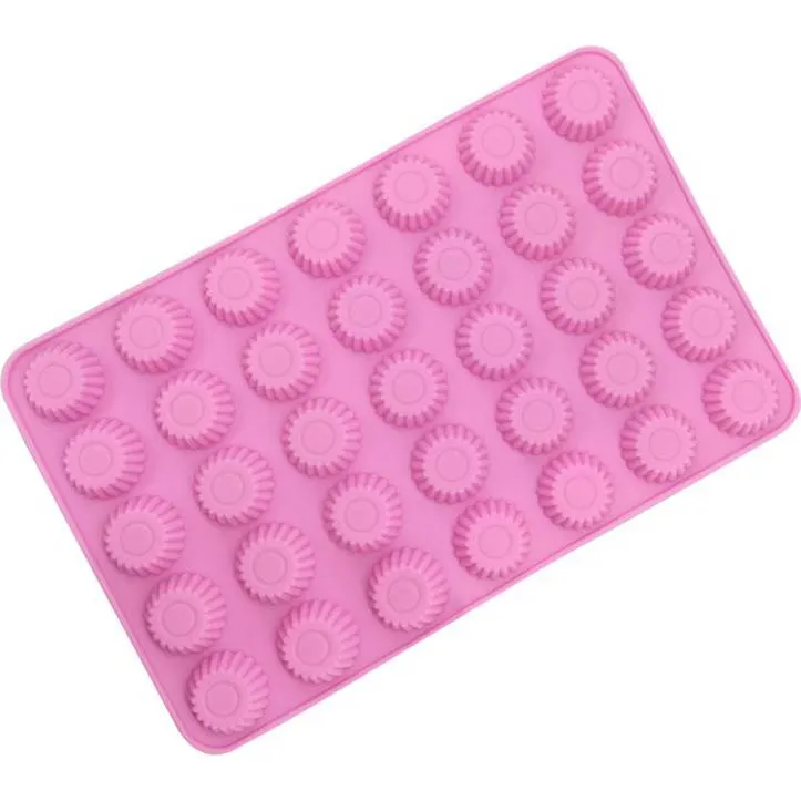 Silikonová forma na mini košíčky I Love Cakes pro pečení muffinů a minidortů v rozměru 37x37 mm