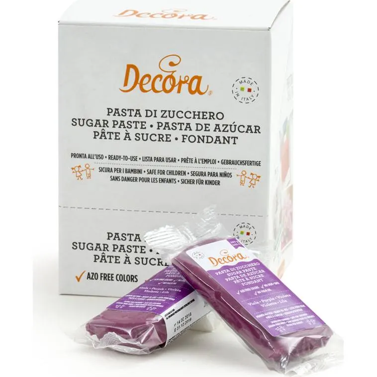 Extra tvrdá fialová potahovací a modelovací hmota Decora v balení 100 g pro zdobení a modelování dortů