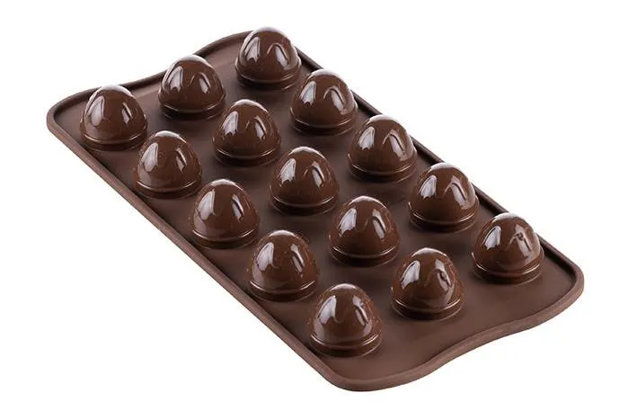 Silikonová forma Silikomart Choco Drop 3D na čokoládové pralinky ve tvaru kapky, 15 jamek