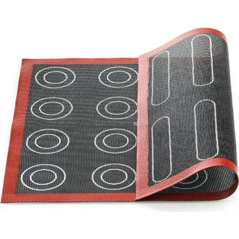 Perforovaná silikonová podložka Silikomart Air Mat na pečení eklérek a větrníčků o rozměru 40 x 30 cm