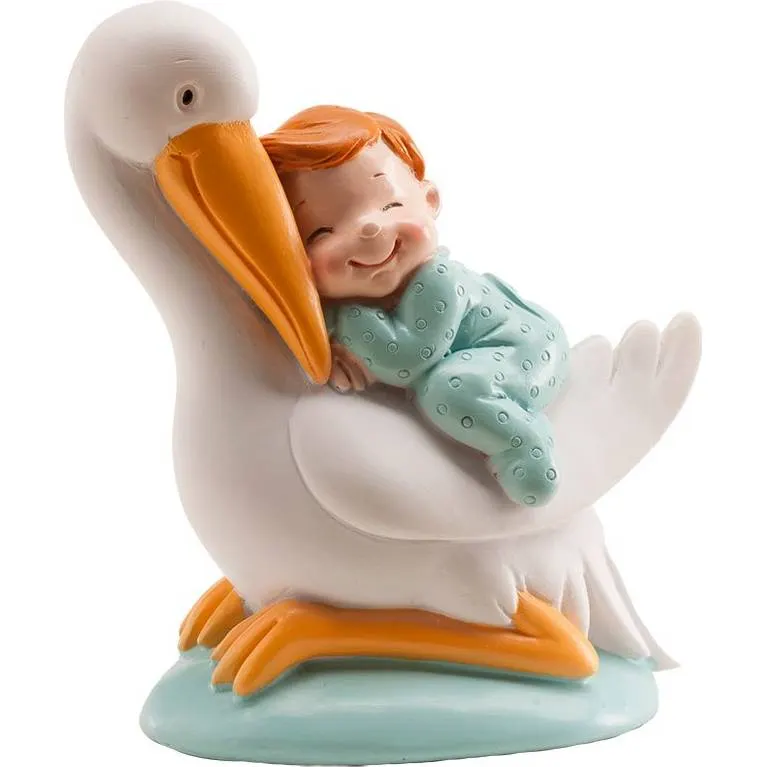 Figurka chlapečka s čápem na dort od značky Dekora, výška 10 cm, vhodná k zdobení narozeninových dortů a oslav miminka