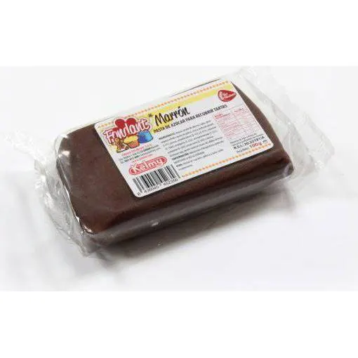 Hnědá potahovací hmota Kelmy na dorty o hmotnosti 1 kg pro hladký povrch dortů a rolád