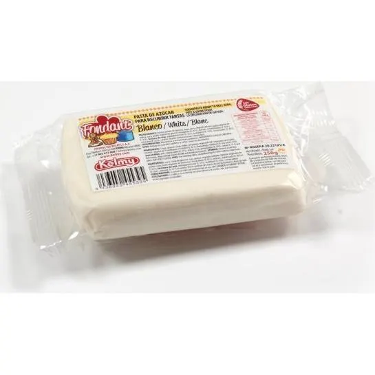 Bílá potahovací hmota Kelmy o hmotnosti 250 g na dorty a cukrářské zdobení